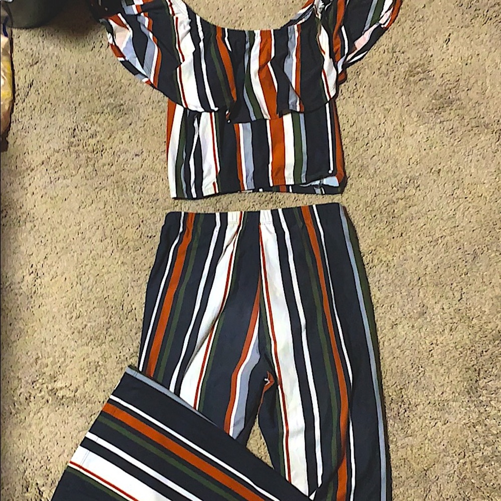 Off shoulder crop/ flare stripe pant set